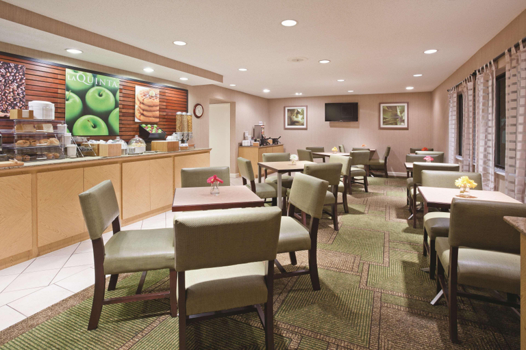 Food & Drinks 5, La Quinta Inn Sheboygan, Sheboygan