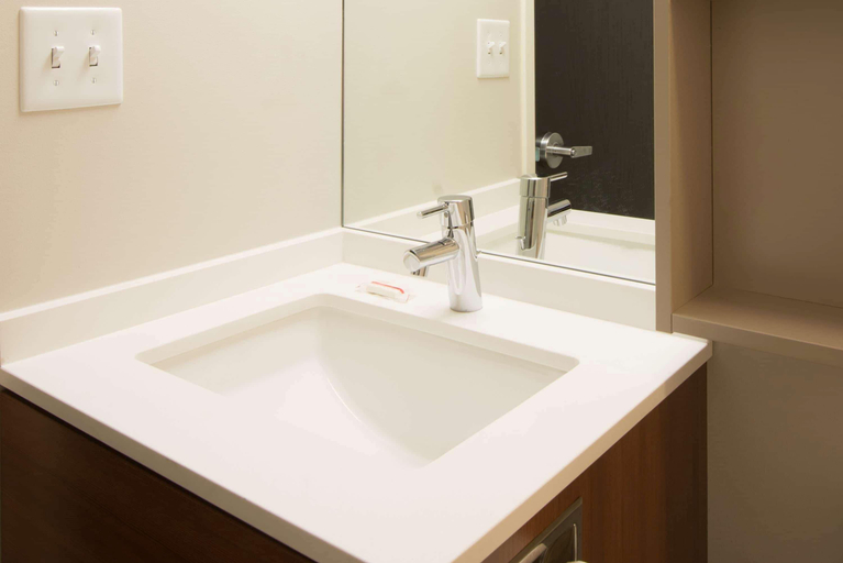 Bathroom 4, Microtel Inn & Suites By Wyndham Philadelphia Air, Delaware