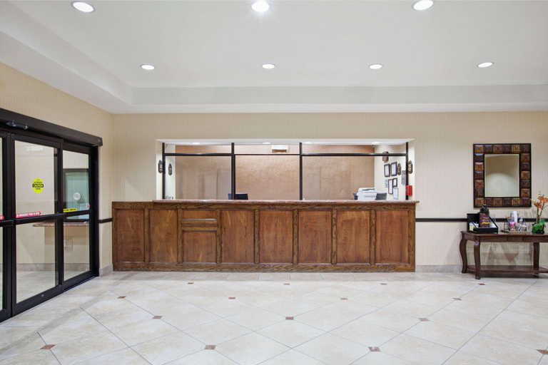 Public Area 2, Super 8 by Wyndham IAH West/Greenspoint, Houston