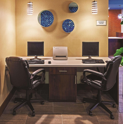 Public Area 2, La Quinta Inn & Suites Oklahoma City-Midwest City, Oklahoma