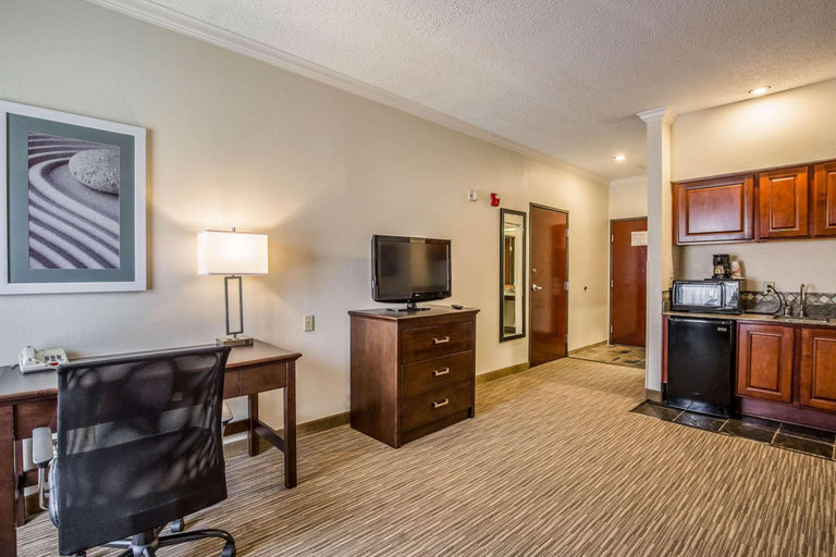 Bedroom 3, Quality Inn & Suites Seabrook- Nasa- Kemah, Houston