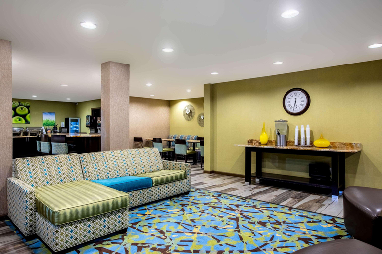 Public Area, La Quinta Inn Suites Emporia, Lyon