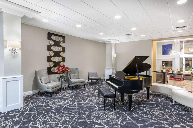 Public Area 3, Clarion Inn Des Moines Airport, Polk