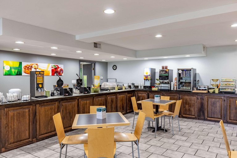 Food & Drinks, Quality Inn Branson - Hwy 76 Central Downtown, Taney