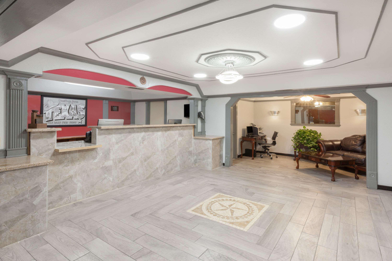 Public Area 3, Super 8 by Wyndham Kingsville, Kleberg