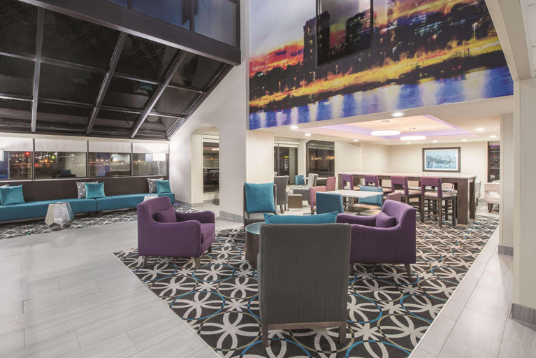 Public Area 2, La Quinta Inn & Suites by Wyndham Festus - St. Louis South, Jefferson