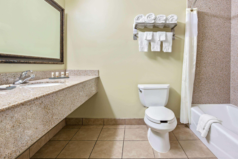 Bathroom 4, La Quinta Inn & Suites Moreno Valley, Riverside