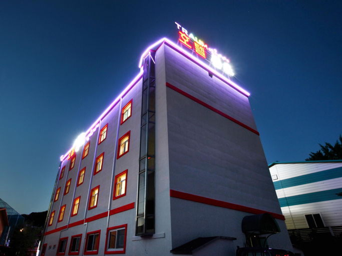Exterior & Views 3, Traum Hotel & Condo, Gapyeong