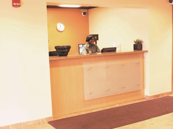 Public Area 2, La Quinta Inn & Suites by Wyndham Chicago Tinley Park, Will