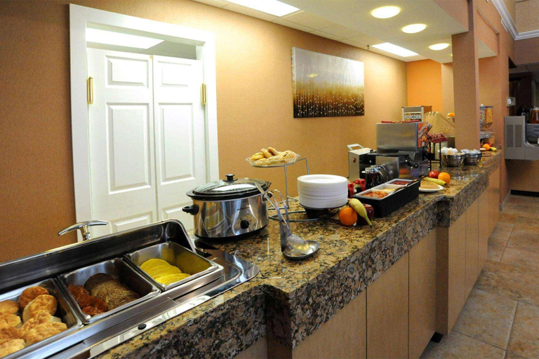 Food & Drinks, La Quinta Inn Springfield South, Greene