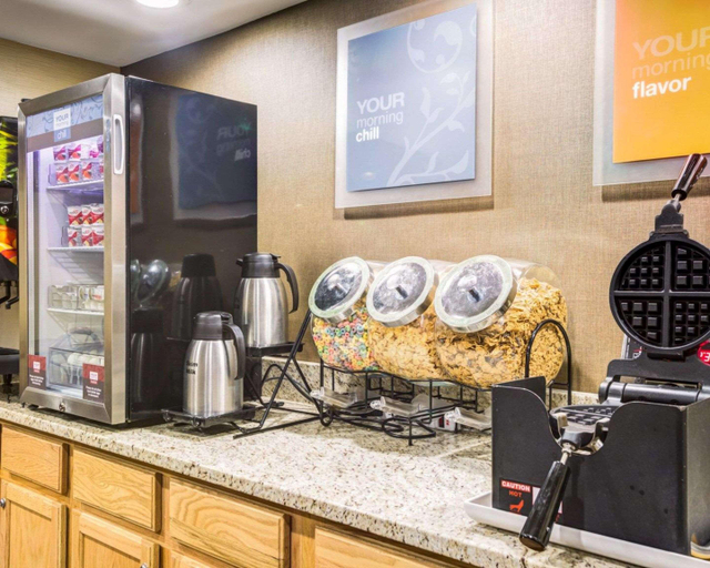Food & Drinks 5, Comfort Inn & Suites Clemson - University Area, Pickens