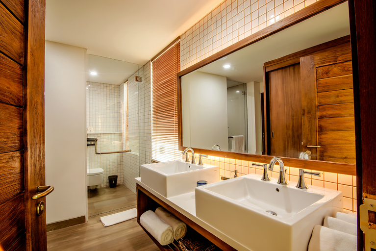 Bathroom 18