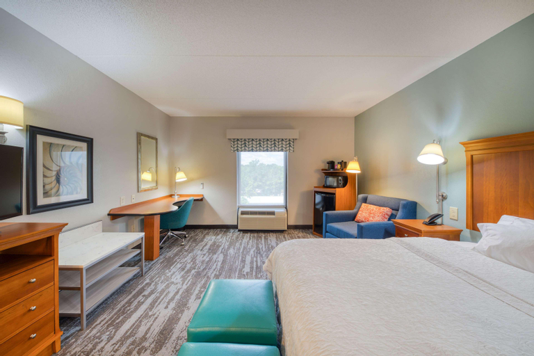 Bedroom 3, Hampton Inn Wilmington-University Area/Smith Creek, New Hanover