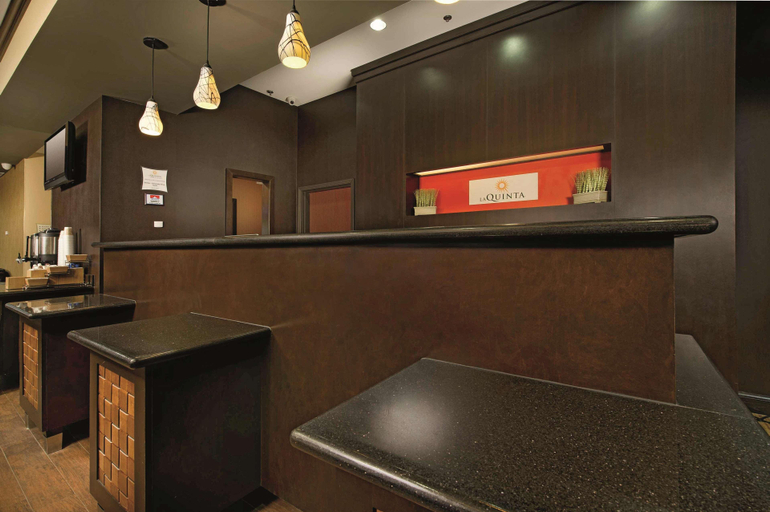 Public Area 2, La Quinta Inn & Suites by Wyndham Denton - University Drive, Denton