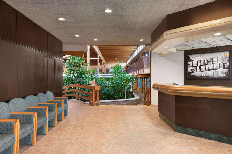 Public Area 2, Super 8 by Wyndham Prince George, Fraser-Fort George