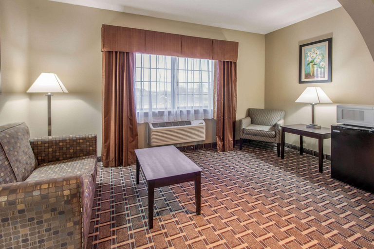 Bedroom 3, Comfort Suites Clovis, Curry