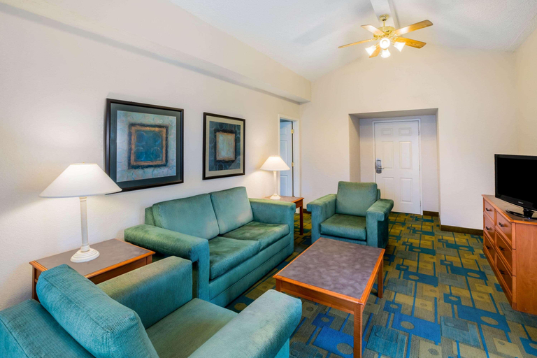 Public Area 2, La Quinta Inn by Wyndham Lufkin, Angelina