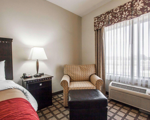 Bedroom 3, Comfort Inn & Suites Montgomery Eastchase, Montgomery