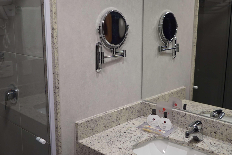 Bathroom 5, Esuites Hotel Recreio Shopping, Rio de Janeiro