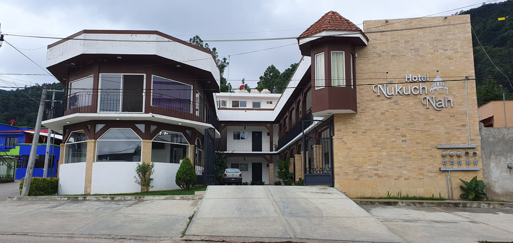 Exterior & Views