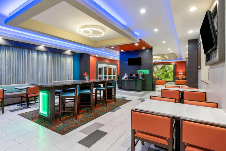 Public Area 2, La Quinta Inn & Suites by Wyndham Muskogee, Muskogee