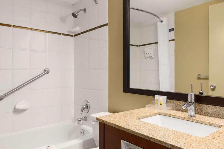 Bathroom 4, Days Inn by Wyndham Terrace, Kitimat-Stikine