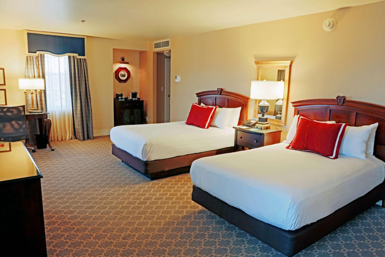 Bedroom 3, Roanoke & Conference Center A Curio by Hilton, Roanoke City