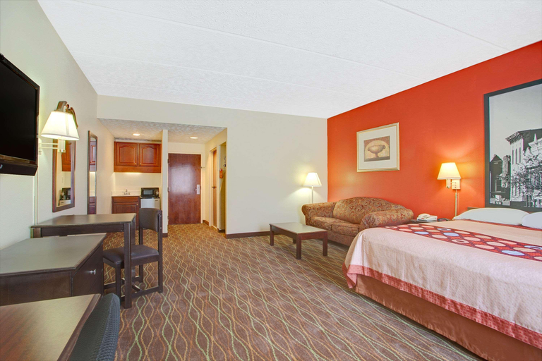 Bedroom, Super 8 By Wyndham Canton, Madison