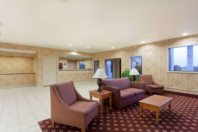 Public Area, Days Inn & Suites by Wyndham Wynne, Cross