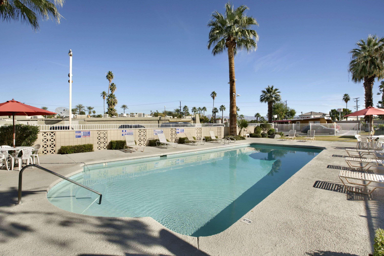 Sport & Beauty 5, SOL SPRINGS INN, Riverside