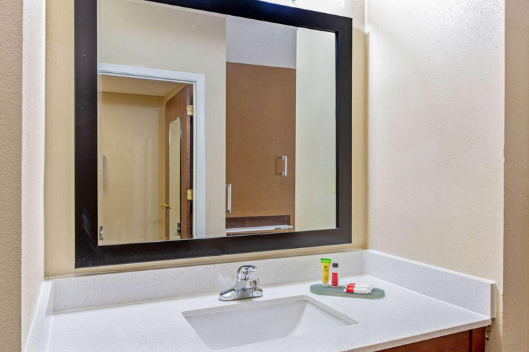 Bathroom 4, Baymont By Wyndham Moss Point, Jackson