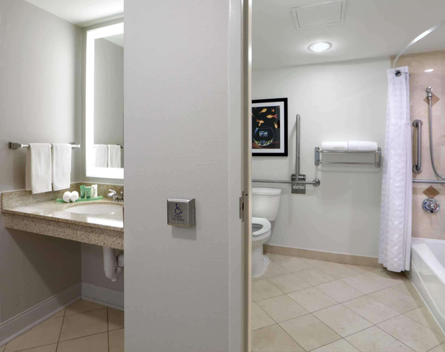 Bathroom 5, Hilton Mystic at the Aquarium, New London