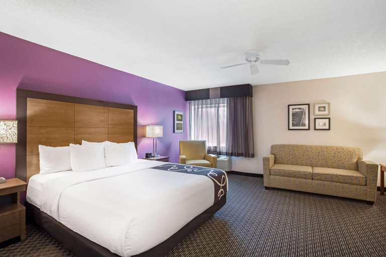 Bedroom 4, La Quinta Inn Hartford Bradley Airport, Hartford