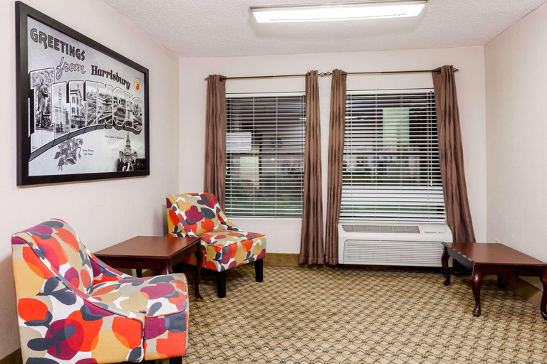 Public Area 5, Super 8 by Wyndham Harrisburg, Saline