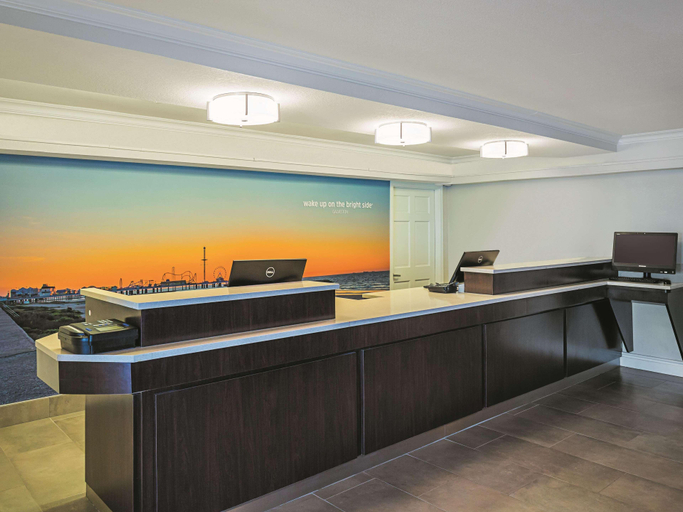Public Area 2, Wingate by Wyndham Galveston Beachfront at the Seawall, Galveston