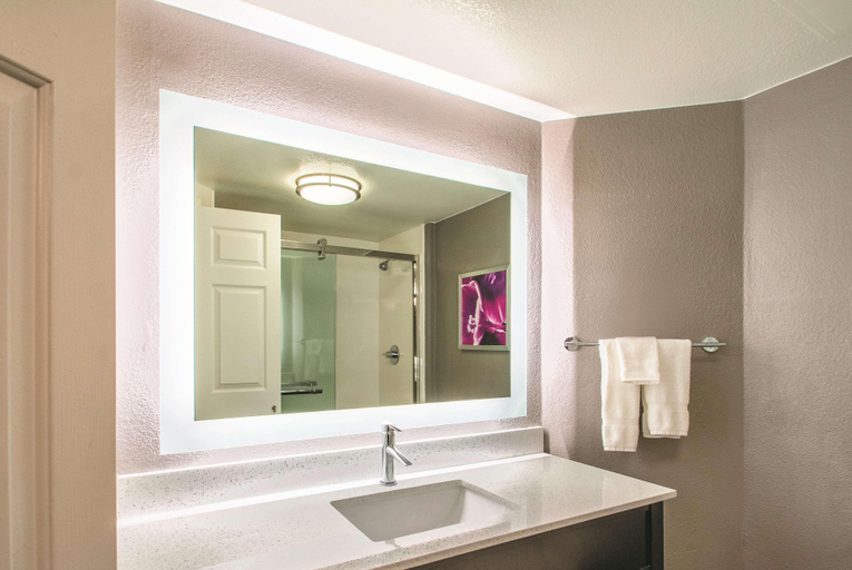 Bathroom 4, La Quinta Inn Suites By Wyndham Orem University, Utah