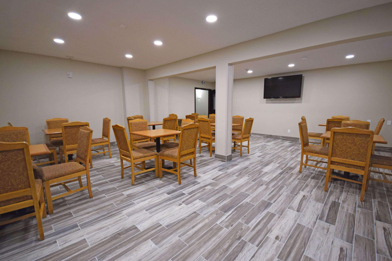 Public Area 2, Days Inn & Suites by Wyndham Wisconsin Dells, Sauk