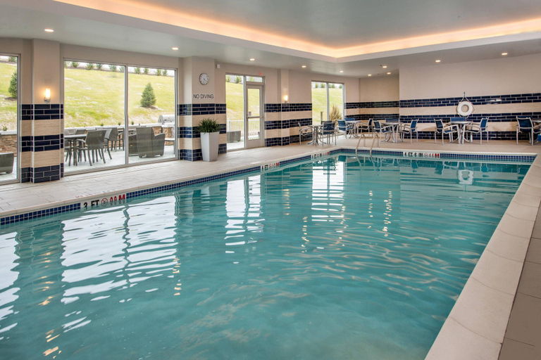 Sport & Beauty 3, Fairfield Inn & Suites Altoona, Blair