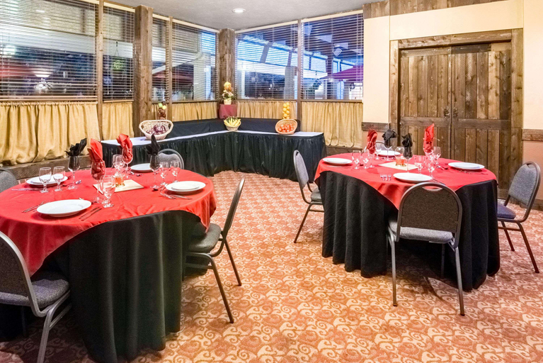 Food & Drinks, Ramada by Wyndham Denver Downtown, Denver