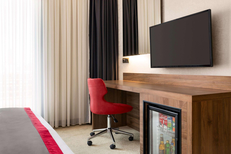 Bedroom 4, Ramada by Wyndham Beylikduzu, Büyükçekmece