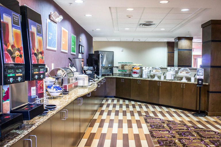 Food & Drinks 4, Comfort Suites Sanford, Lee