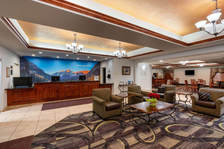 Public Area 2, La Quinta Inn & Suites by Wyndham Rifle, Garfield