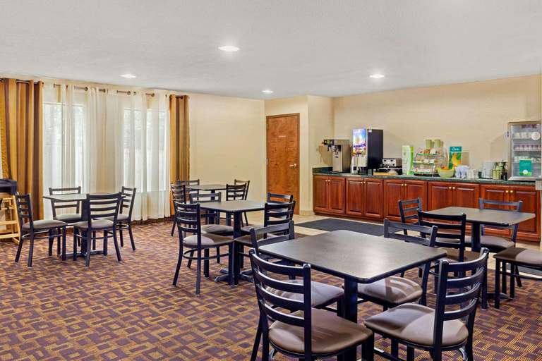 Food & Drinks 5, Comfort Inn (Archdale), Randolph