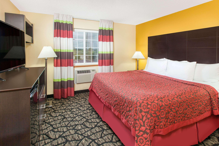 Bedroom 3, Days Inn by Wyndham Miami, Ottawa