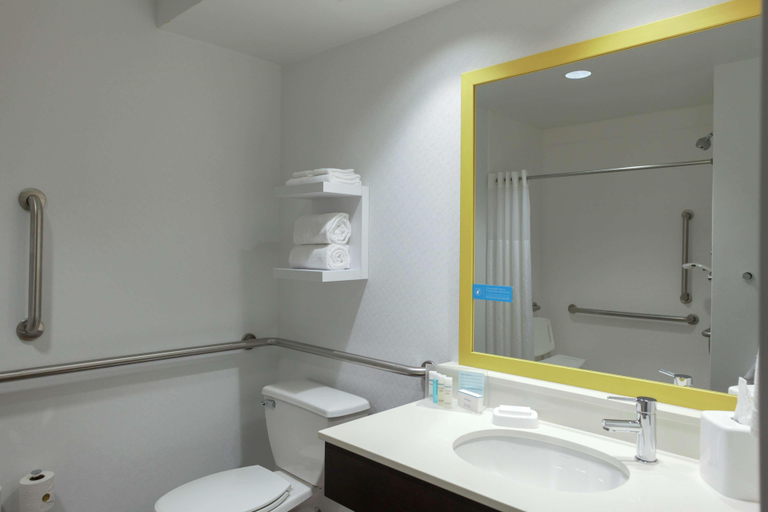 Bathroom 4, Hampton Inn Jasper, Dubois