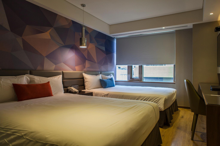 Bedroom 2, Yong Yue Hotel, Taichung