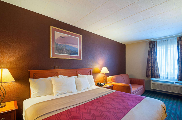 Bedroom 3, Quality Inn Near Pimlico Racetrack, Baltimore