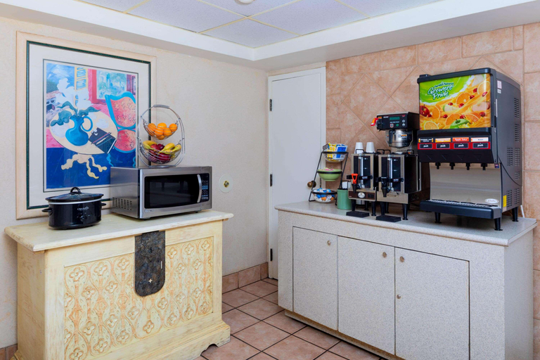 Public Area 3, Super 8 by Wyndham Savannah, Chatham