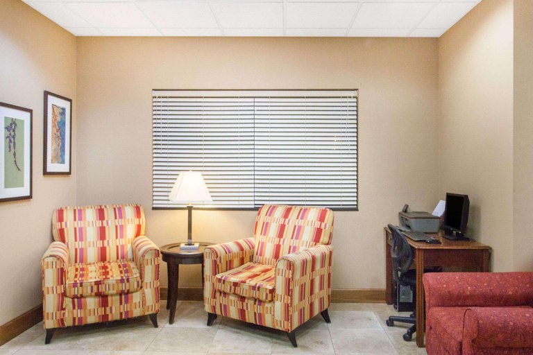 Public Area 2, Clarion Pointe Franklin - Nashville Area, Williamson