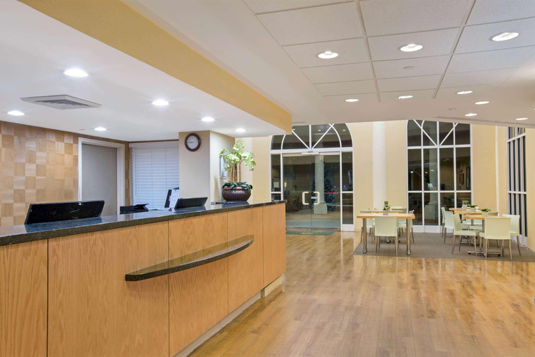Public Area 2, La Quinta Inn & Suites by Wyndham Sunrise, Broward